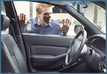 Safe Key Shop Portland, OR 503-558-2520 - 19-locked-keys-in-car